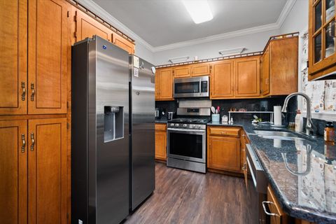 Tiny photo for 820 Derby Course, St. Charles, IL 60174 (MLS # 12587740)