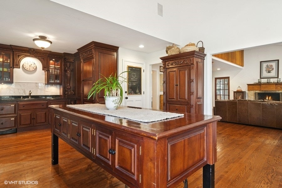 1674 Bowling Green Drive