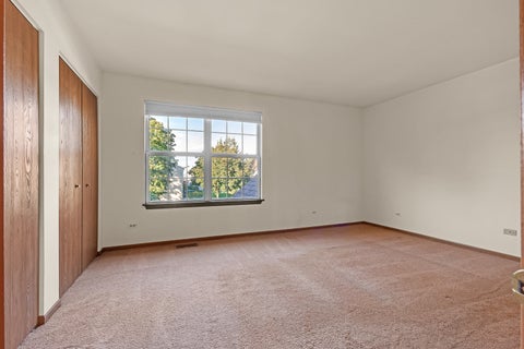 Tiny photo for 119 E Shag Bark Lane #B, Streamwood, IL 60107 (MLS # 12784330)