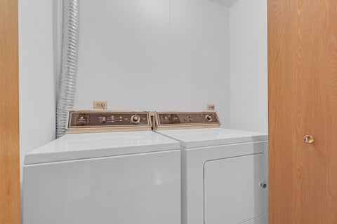 Tiny photo for 119 E Shag Bark Lane #B, Streamwood, IL 60107 (MLS # 12784330)