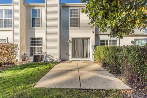 Tiny photo for 119 E Shag Bark Lane #B, Streamwood, IL 60107 (MLS # 12784330)