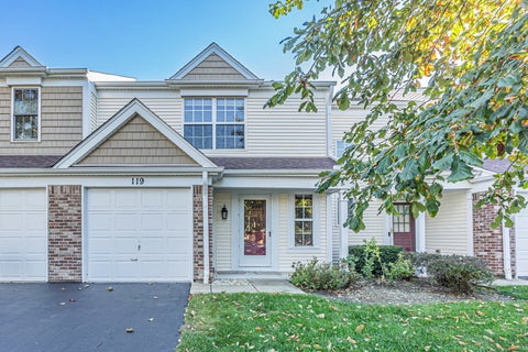 Photo of 119 E Shag Bark Lane #B, Streamwood, IL 60107 (MLS # 12784330)