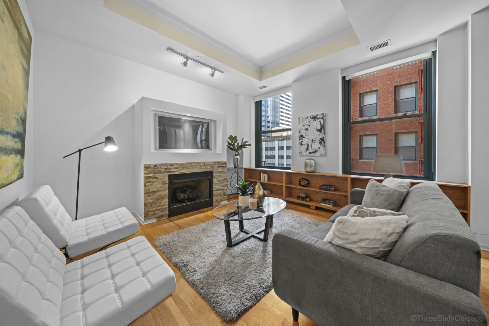 208 W WASHINGTON Street 1006