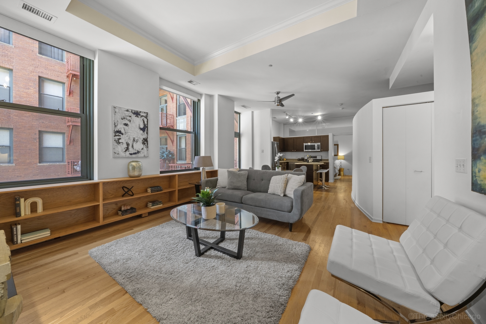 208 W WASHINGTON Street 1006
