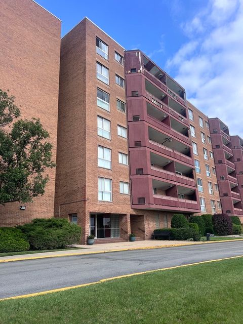 Photo of 100 Park Avenue #205, Calumet City, IL 60409 (MLS # 12690003)