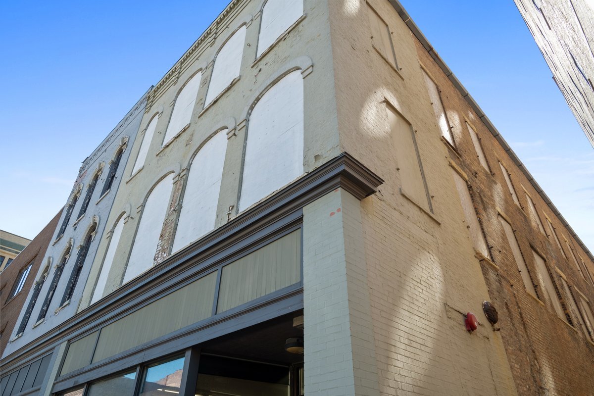 208-210 N Center Street