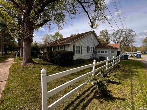 Tiny photo for 810 E 7TH Street, Centralia, IL 62801 (MLS # EB459772)
