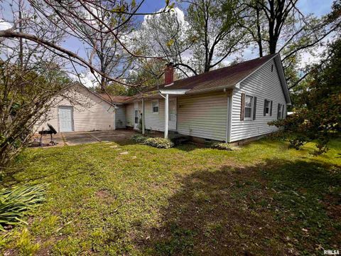Tiny photo for 810 E 7TH Street, Centralia, IL 62801 (MLS # EB459772)
