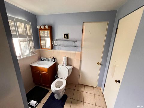 Tiny photo for 810 E 7TH Street, Centralia, IL 62801 (MLS # EB459772)