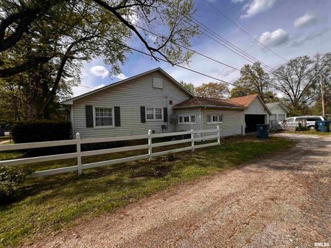 Tiny photo for 810 E 7TH Street, Centralia, IL 62801 (MLS # EB459772)