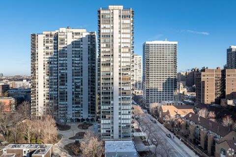 1360 N Sandburg Terrace 102C Chicago IL 60610