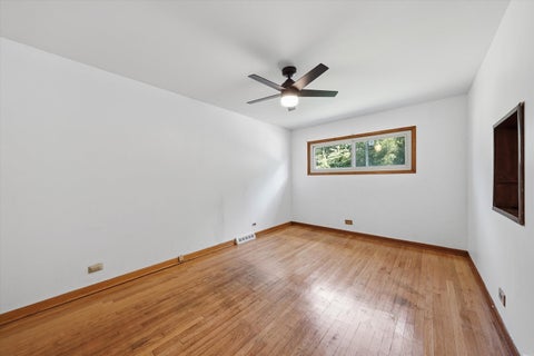 Tiny photo for 15207 Waterman Drive, South Holland, IL 60473 (MLS # 12737362)