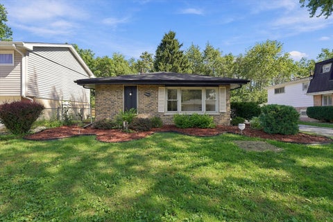 Tiny photo for 15207 Waterman Drive, South Holland, IL 60473 (MLS # 12737362)