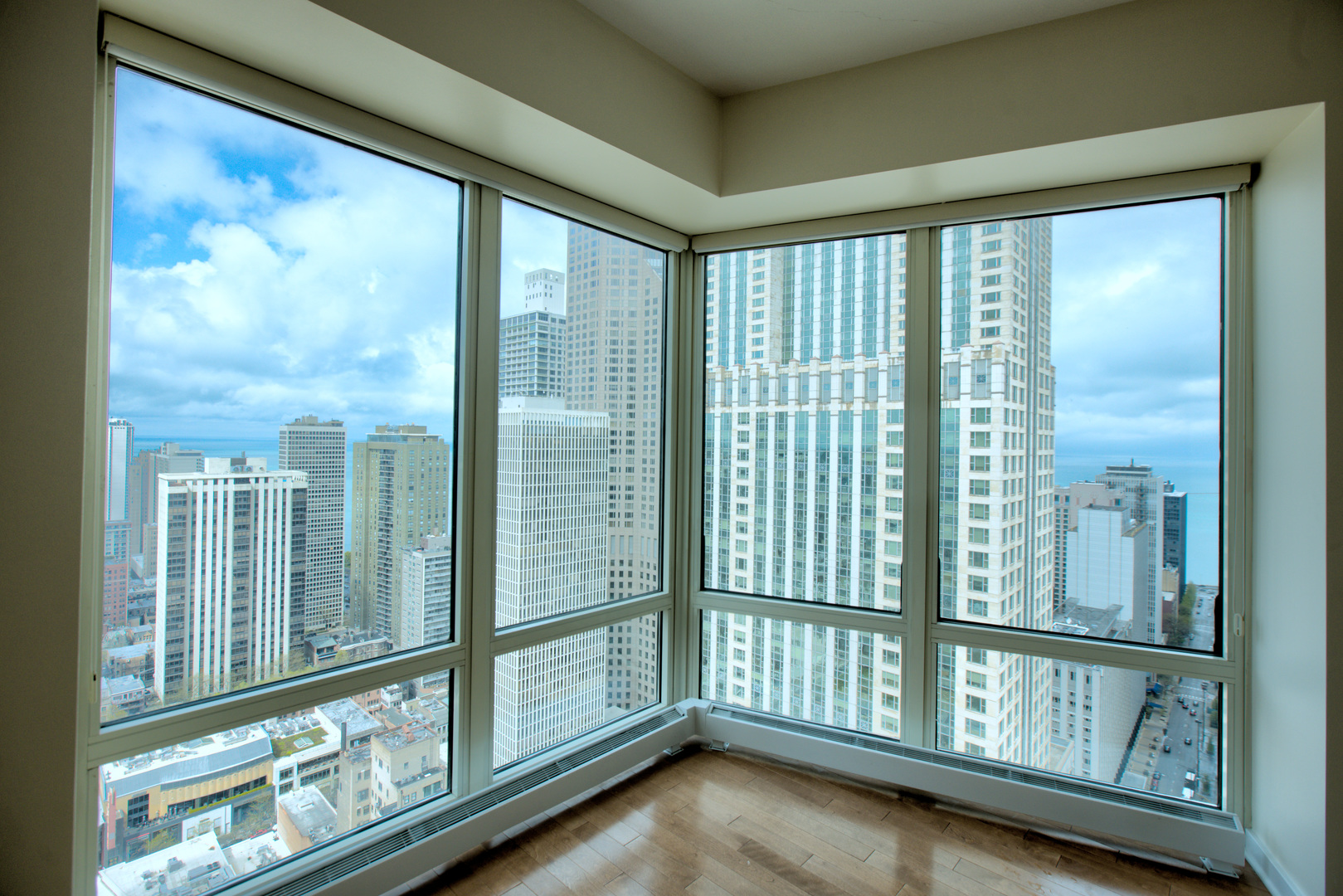 57 E Delaware Place 3504