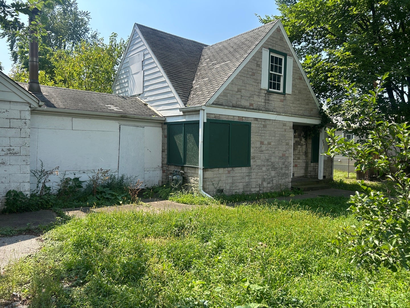 241 W Sibley Boulevard