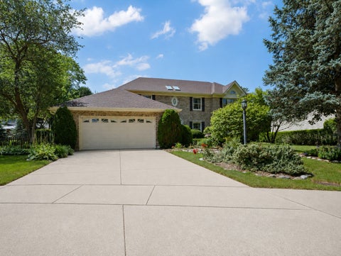 Tiny photo for 2311 Crabtree Lane, Algonquin, IL 60102 (MLS # 12690414)