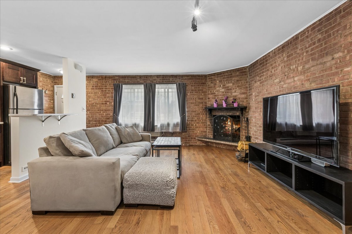 6118 N Hermitage Avenue A