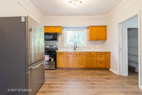 Tiny photo for 92 W 37th Street, Steger, IL 60475 (MLS # 12478535)
