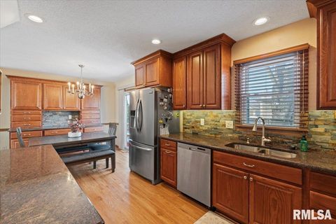 Tiny photo for 4334 AUGUSTA Court, Bettendorf, IA 52722 (MLS # QC4270077)