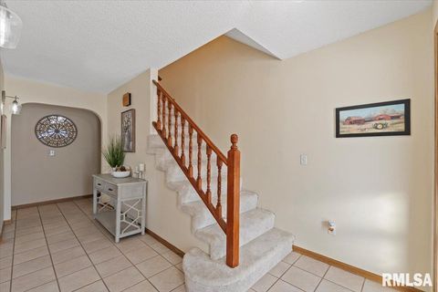 Tiny photo for 4334 AUGUSTA Court, Bettendorf, IA 52722 (MLS # QC4270077)