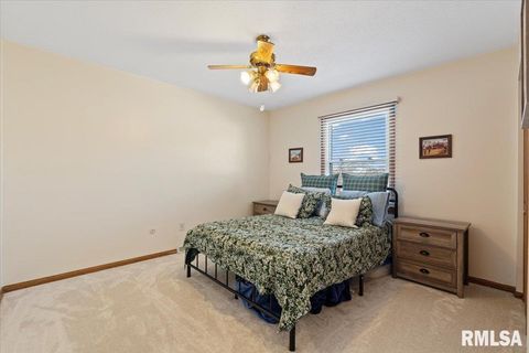 Tiny photo for 4334 AUGUSTA Court, Bettendorf, IA 52722 (MLS # QC4270077)