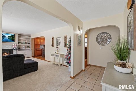 Tiny photo for 4334 AUGUSTA Court, Bettendorf, IA 52722 (MLS # QC4270077)