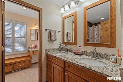 Tiny photo for 4334 AUGUSTA Court, Bettendorf, IA 52722 (MLS # QC4270077)