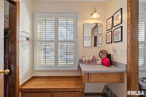 Tiny photo for 4334 AUGUSTA Court, Bettendorf, IA 52722 (MLS # QC4270077)