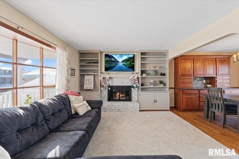 Tiny photo for 4334 AUGUSTA Court, Bettendorf, IA 52722 (MLS # QC4270077)