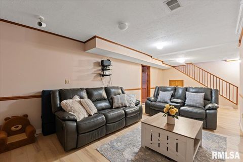 Tiny photo for 4334 AUGUSTA Court, Bettendorf, IA 52722 (MLS # QC4270077)