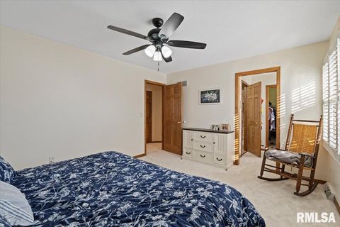 Tiny photo for 4334 AUGUSTA Court, Bettendorf, IA 52722 (MLS # QC4270077)