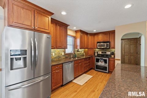 Tiny photo for 4334 AUGUSTA Court, Bettendorf, IA 52722 (MLS # QC4270077)