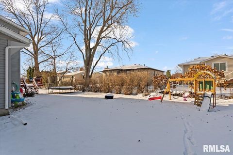 Tiny photo for 4334 AUGUSTA Court, Bettendorf, IA 52722 (MLS # QC4270077)