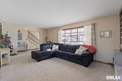 Tiny photo for 4334 AUGUSTA Court, Bettendorf, IA 52722 (MLS # QC4270077)