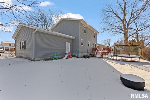 Tiny photo for 4334 AUGUSTA Court, Bettendorf, IA 52722 (MLS # QC4270077)