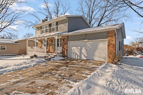 Tiny photo for 4334 AUGUSTA Court, Bettendorf, IA 52722 (MLS # QC4270077)