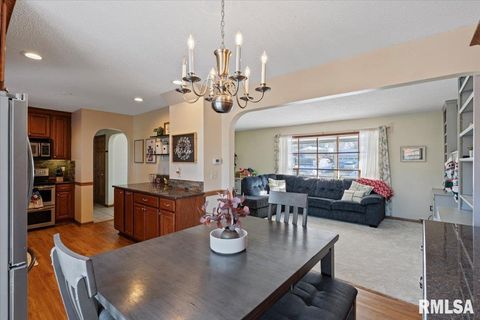 Tiny photo for 4334 AUGUSTA Court, Bettendorf, IA 52722 (MLS # QC4270077)