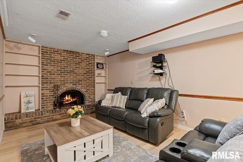 Tiny photo for 4334 AUGUSTA Court, Bettendorf, IA 52722 (MLS # QC4270077)