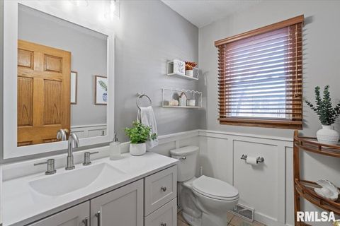 Tiny photo for 4334 AUGUSTA Court, Bettendorf, IA 52722 (MLS # QC4270077)