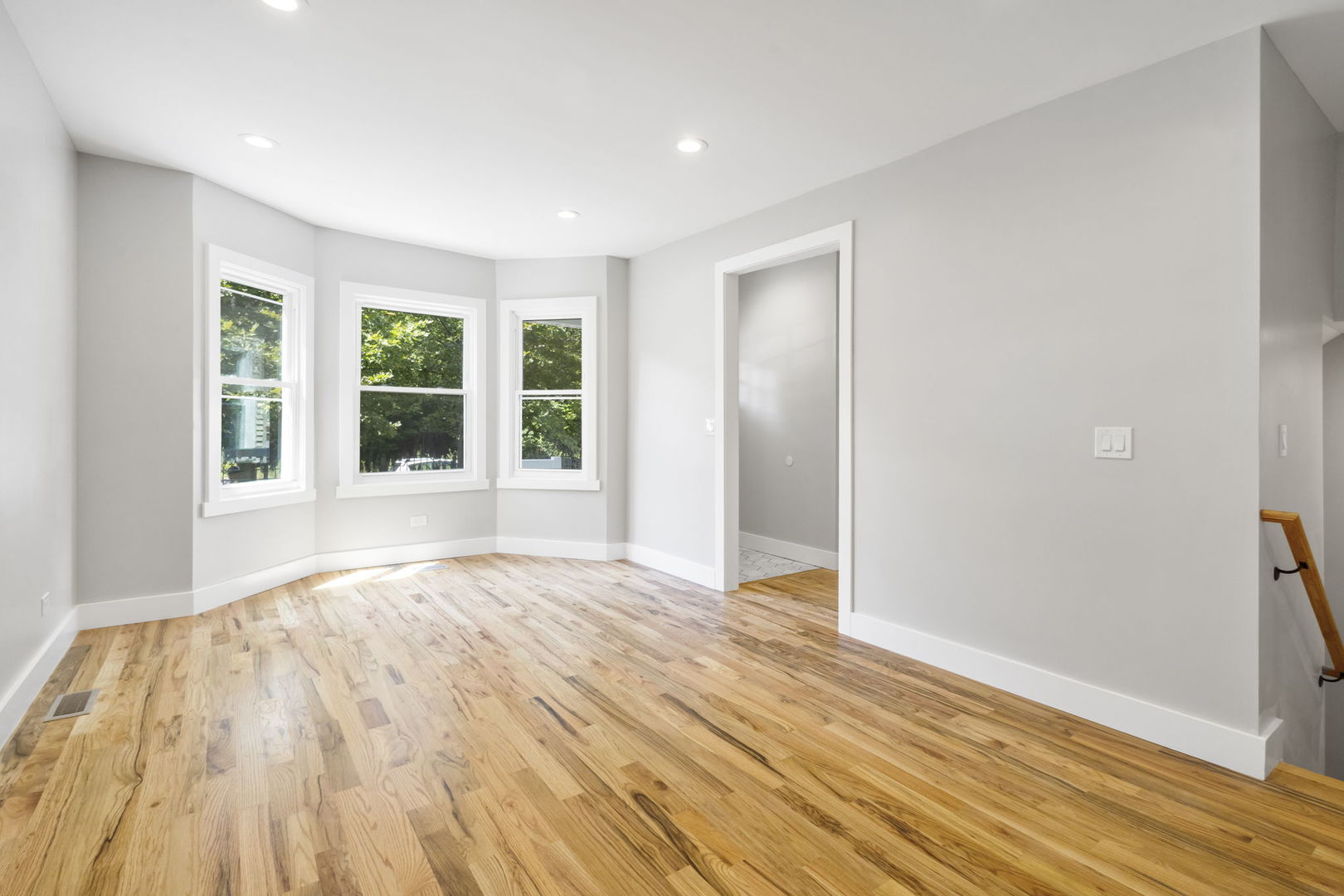 6129 N RAVENSWOOD Avenue 1