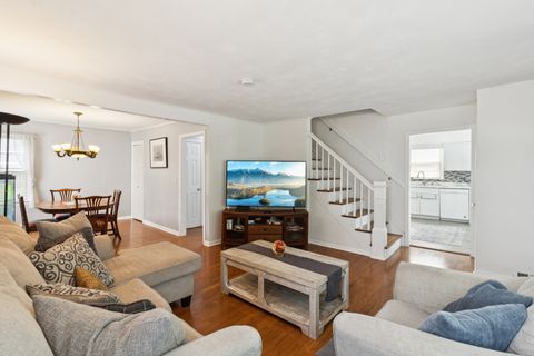 Tiny photo for 2321 Lee Street, Evanston, IL 60202 (MLS # 12461463)