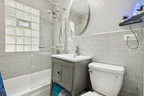 Tiny photo for 2321 Lee Street, Evanston, IL 60202 (MLS # 12461463)