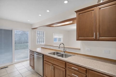 Tiny photo for 705 Cumberland Street, Hoffman Estates, IL 60169 (MLS # 12615083)