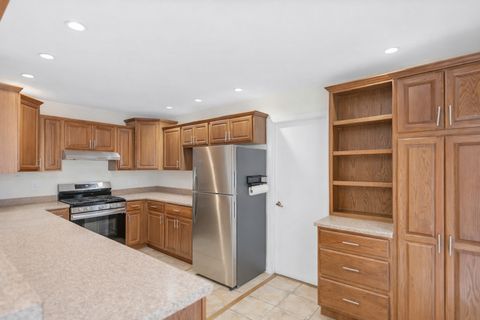 Tiny photo for 705 Cumberland Street, Hoffman Estates, IL 60169 (MLS # 12615083)
