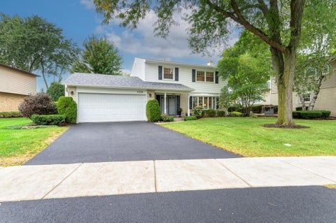 Photo of 1326 S Fernandez Avenue, Arlington Heights, IL 60005 (MLS # 12765375)