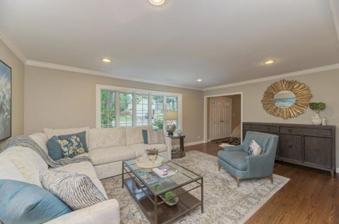 Tiny photo for 1326 S Fernandez Avenue, Arlington Heights, IL 60005 (MLS # 12765375)