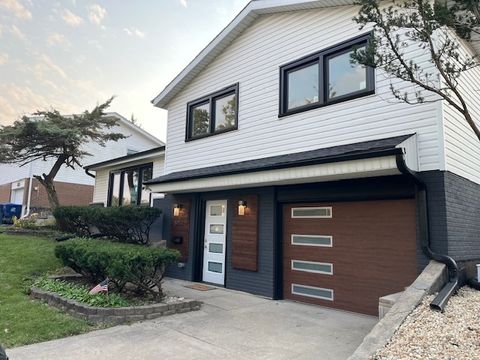 A home in Hickory Hills