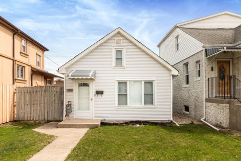 Photo of 3333 N Orange Avenue, Chicago, IL 60634 (MLS # 12612576)