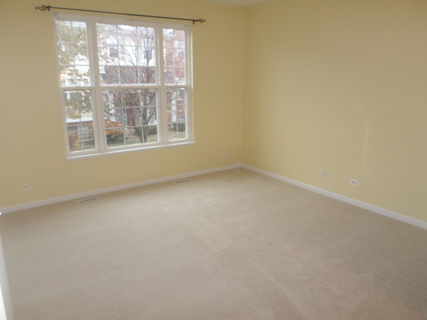 652 N Hidden Prairie Court