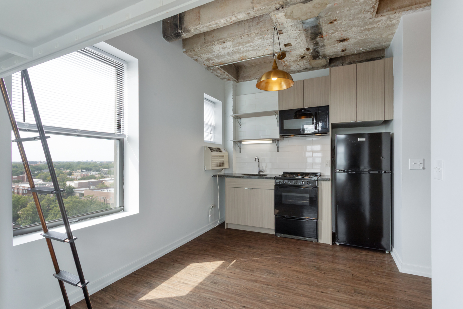1325 W Wilson Avenue 601